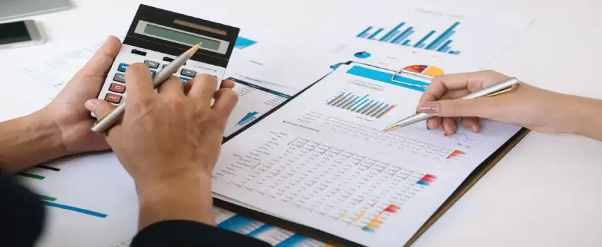 Planeamiento financiero estratégico con asesoramiento contable para mercados volátiles
