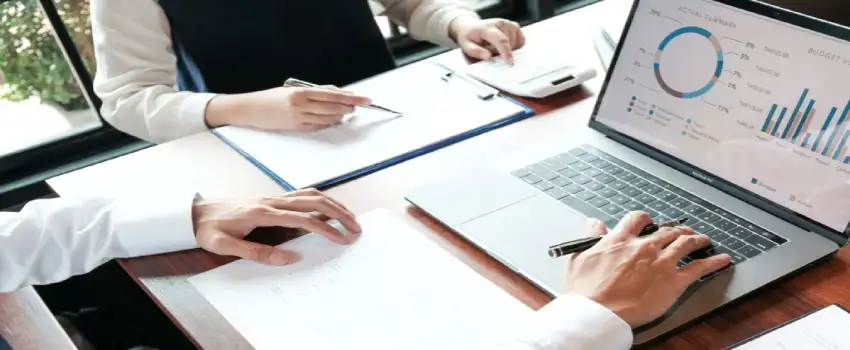 Previene riesgos con asesoría contable y control tributario estratégico